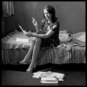 rare-black-and-white-photograph-of-christine-keeler-by-arthur-steel