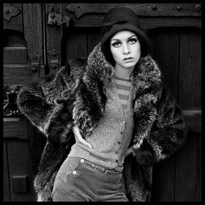 twiggy_rare_black_and_white_photograph_by_arthur_steel