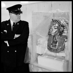 rare photograph the british museum gold mask of tutankhamun by arthur steel
