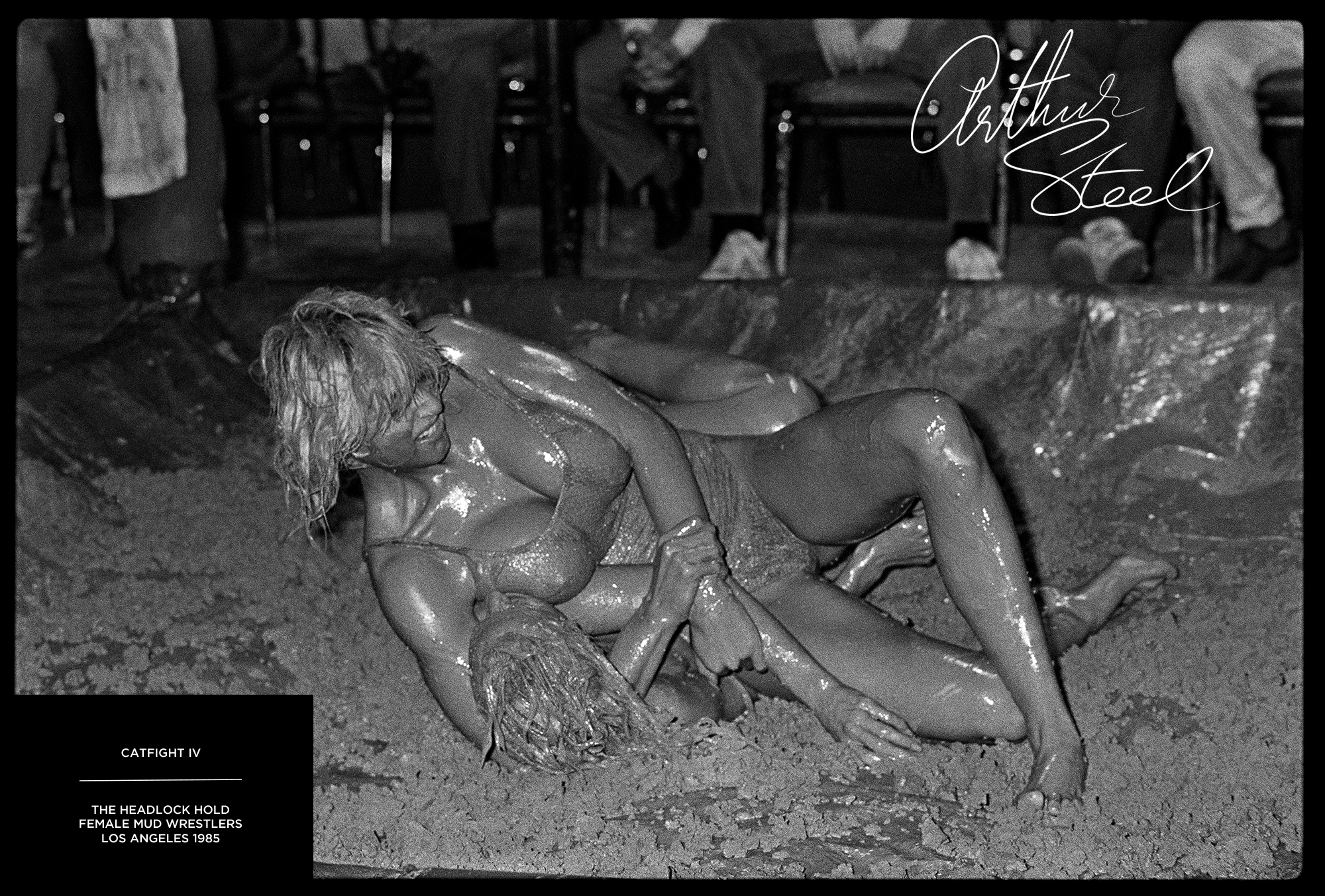 rare_black_and_white_photograph_catfight_female_fighting_mud_wrestlers_los_angelesby_arthur_steel